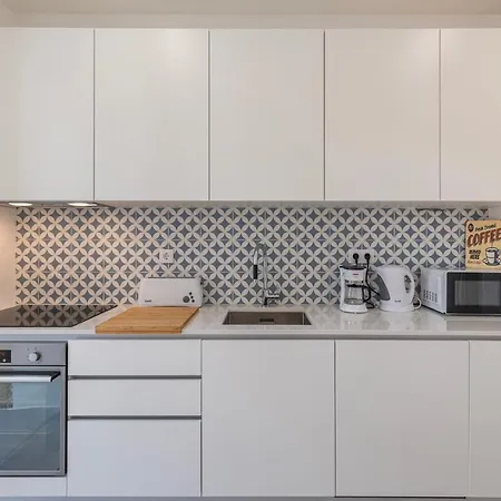 Apartamento 2bdr Charm In Belem's Heart By Lovelystay *